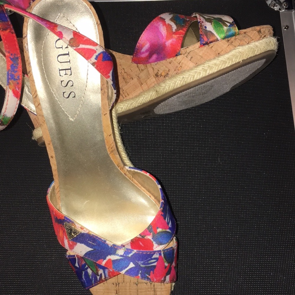 Beautiful Madolyn Wedge Guess Floral heel shoe